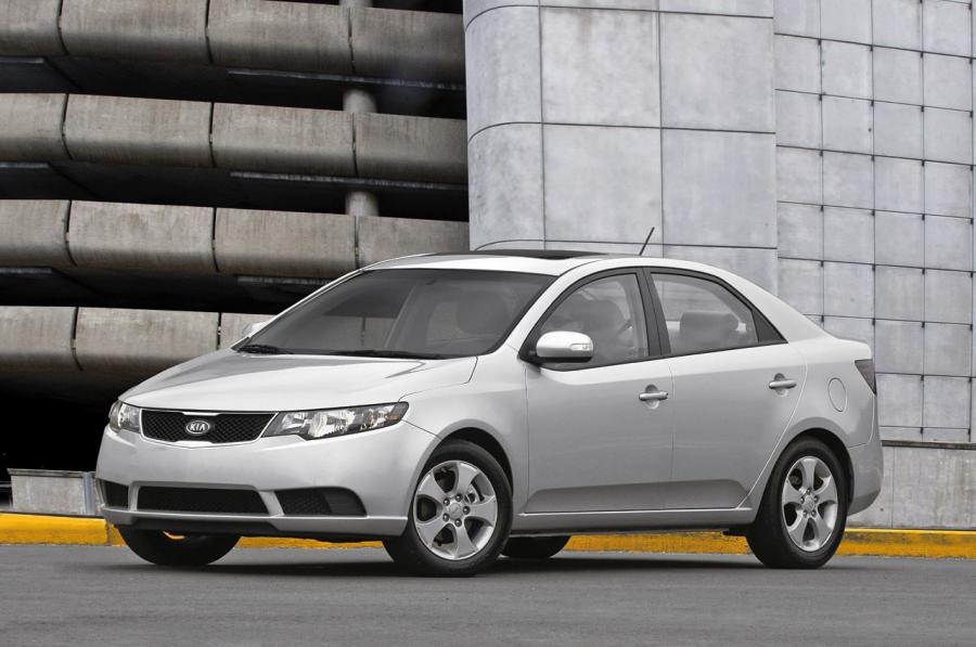  Kia Forte 2010 года  (фото 2 из 18)